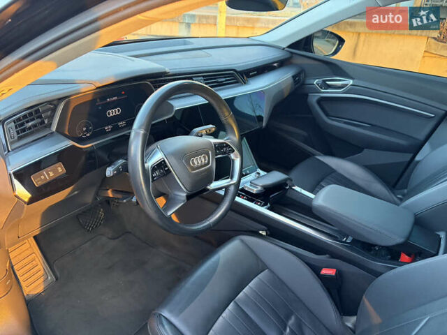 Черный Ауди E-Tron, объемом двигателя 0 л и пробегом 88 тыс. км за 28000 $, фото 5 на Automoto.ua