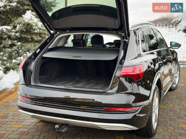 Чорний Ауді E-Tron, об'ємом двигуна 0 л та пробігом 140 тис. км за 26000 $, фото 45 на Automoto.ua
