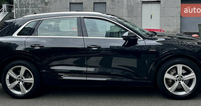 Чорний Ауді E-Tron, об'ємом двигуна 0 л та пробігом 204 тис. км за 21900 $, фото 12 на Automoto.ua