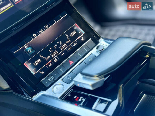 Черный Ауди E-Tron, объемом двигателя 0 л и пробегом 128 тыс. км за 28200 $, фото 84 на Automoto.ua