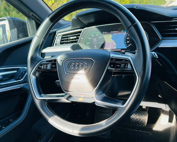 Ауді E-Tron 2019 у Тернополі на Automoto.ua Чорний Ауді E-Tron, об'ємом двигуна 0 л та пробігом 120 тис. км за 37000 $, фото 19 на Automoto.ua