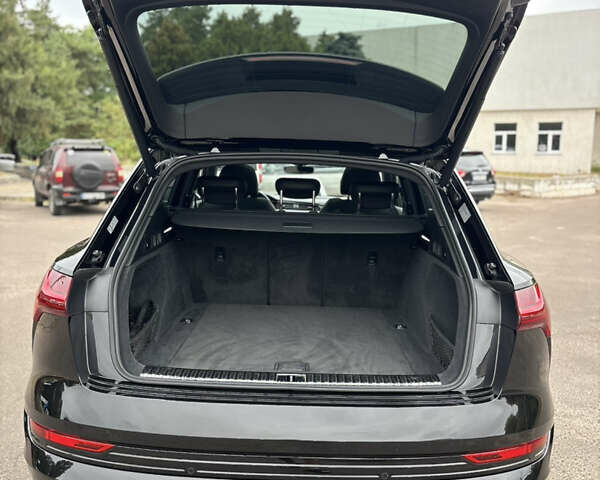 Черный Ауди E-Tron, объемом двигателя 0 л и пробегом 151 тыс. км за 27700 $, фото 24 на Automoto.ua