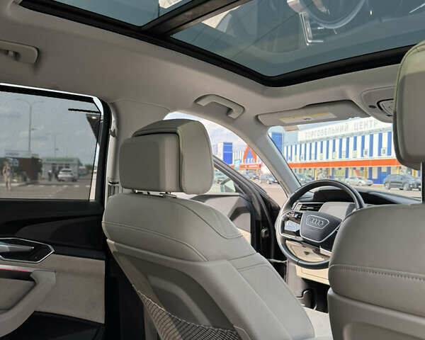 Черный Ауди E-Tron, объемом двигателя 0 л и пробегом 72 тыс. км за 33000 $, фото 19 на Automoto.ua