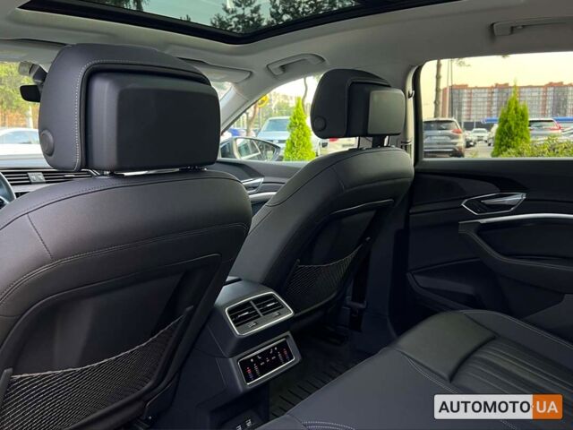 Черный Ауди E-Tron, объемом двигателя 95 л и пробегом 64 тыс. км за 35900 $, фото 17 на Automoto.ua