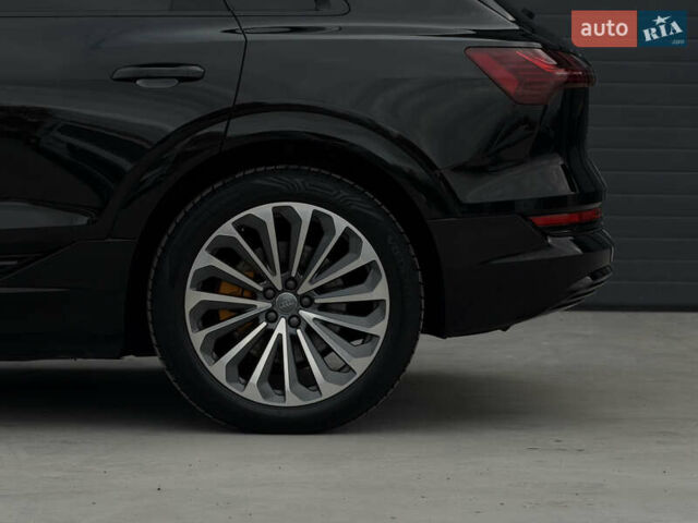 Чорний Ауді E-Tron, об'ємом двигуна 0 л та пробігом 162 тис. км за 28500 $, фото 32 на Automoto.ua