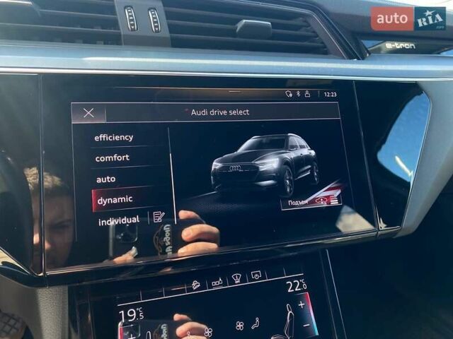 Черный Ауди E-Tron, объемом двигателя 0 л и пробегом 81 тыс. км за 34950 $, фото 19 на Automoto.ua