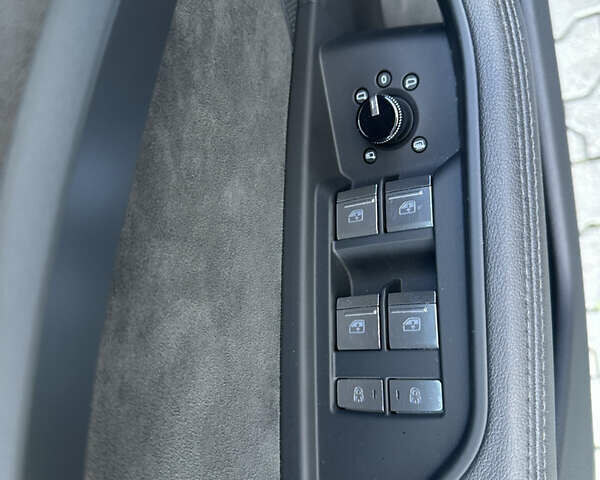 Черный Ауди E-Tron, объемом двигателя 0 л и пробегом 120 тыс. км за 28999 $, фото 31 на Automoto.ua