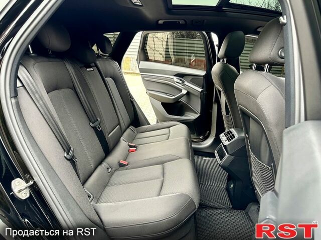 Черный Ауди E-Tron, объемом двигателя 0 л и пробегом 180 тыс. км за 25000 $, фото 10 на Automoto.ua