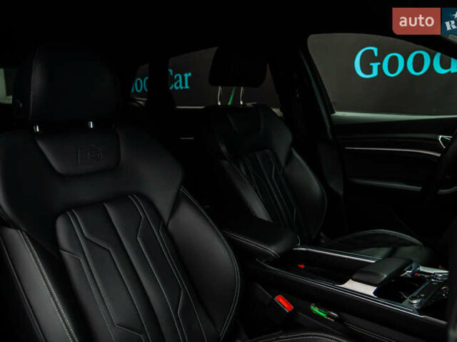 Чорний Ауді E-Tron, об'ємом двигуна 0 л та пробігом 100 тис. км за 31400 $, фото 43 на Automoto.ua