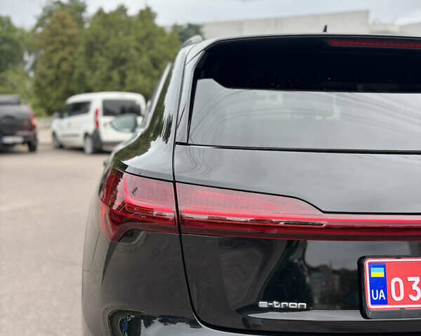 Черный Ауди E-Tron, объемом двигателя 0 л и пробегом 151 тыс. км за 27700 $, фото 9 на Automoto.ua