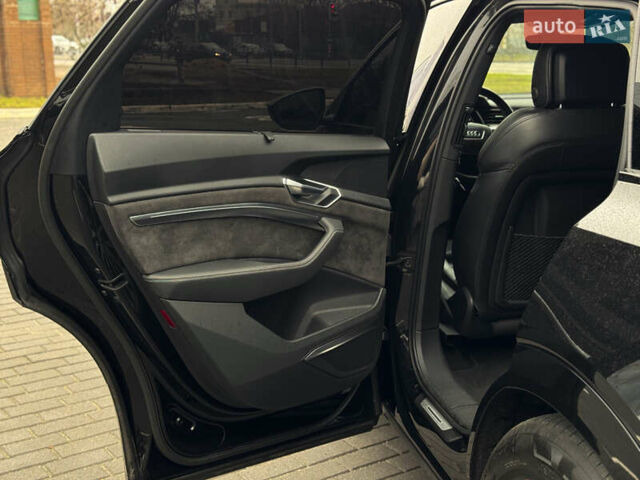 Черный Ауди E-Tron, объемом двигателя 0 л и пробегом 71 тыс. км за 34300 $, фото 19 на Automoto.ua