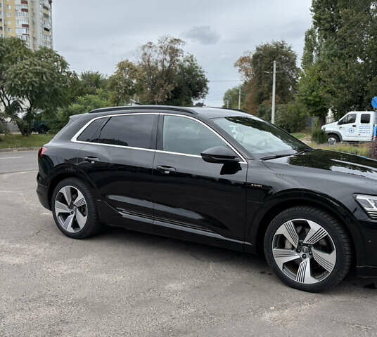 Черный Ауди E-Tron, объемом двигателя 0 л и пробегом 151 тыс. км за 27700 $, фото 4 на Automoto.ua