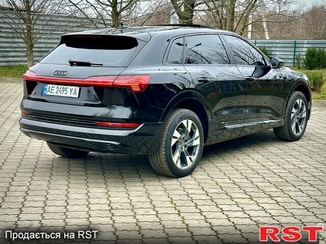 Черный Ауди E-Tron, объемом двигателя 0 л и пробегом 180 тыс. км за 25000 $, фото 6 на Automoto.ua