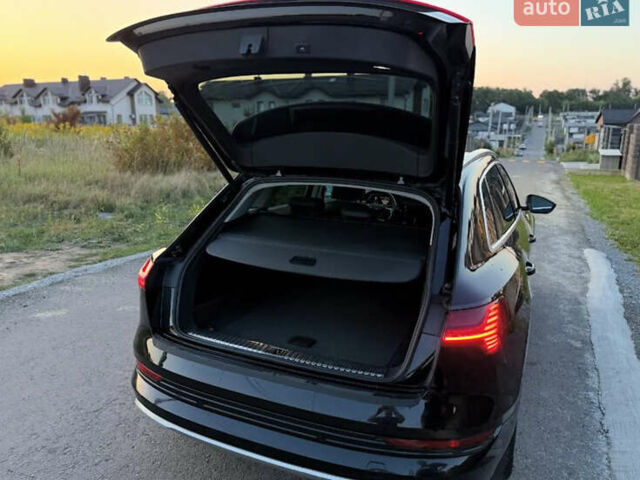 Чорний Ауді E-Tron, об'ємом двигуна 0 л та пробігом 201 тис. км за 23500 $, фото 14 на Automoto.ua