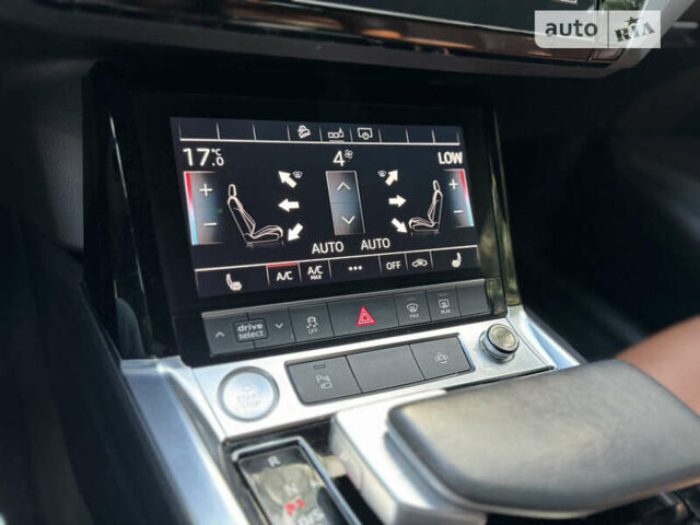 Черный Ауди E-Tron, объемом двигателя 0 л и пробегом 199 тыс. км за 27499 $, фото 32 на Automoto.ua