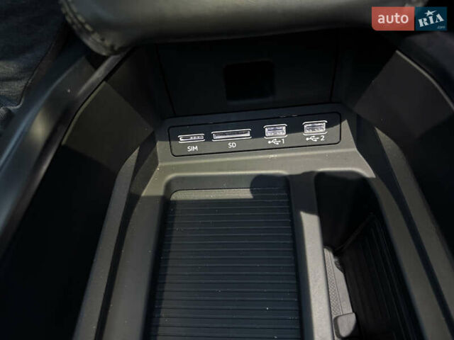 Чорний Ауді E-Tron, об'ємом двигуна 0 л та пробігом 95 тис. км за 32500 $, фото 12 на Automoto.ua