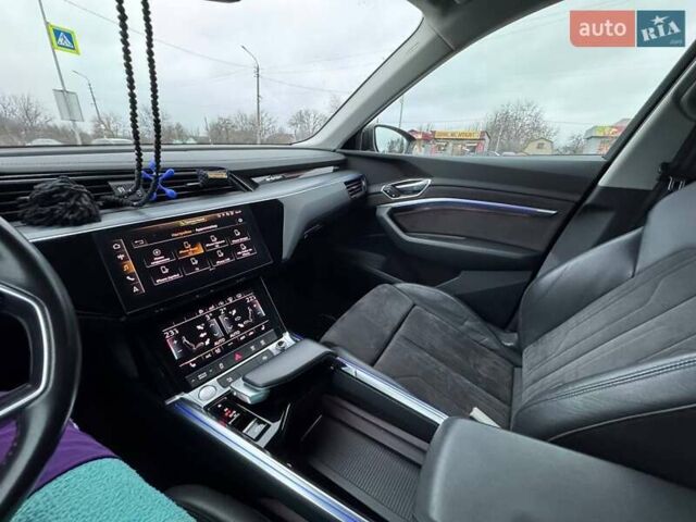 Ауди E-Tron 2019 в Киеве на Automoto.ua Черный Ауди E-Tron, объемом двигателя 0 л и пробегом 115 тыс. км за 28500 $, фото 11 на Automoto.ua