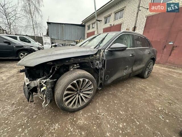 Чорний Ауді E-Tron, об'ємом двигуна 0 л та пробігом 97 тис. км за 19000 $, фото 11 на Automoto.ua