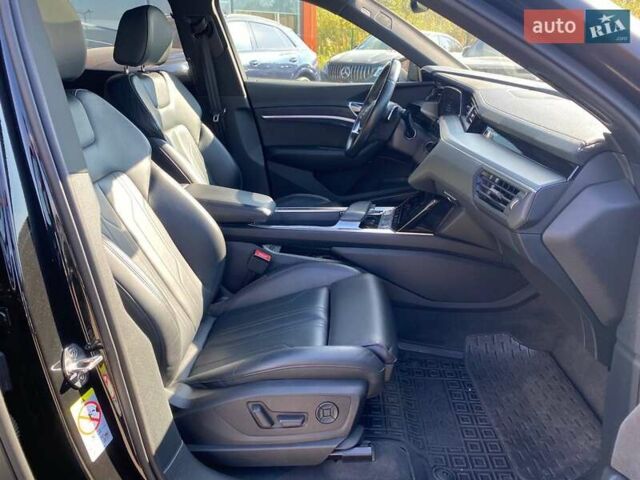 Черный Ауди E-Tron, объемом двигателя 0 л и пробегом 81 тыс. км за 34950 $, фото 29 на Automoto.ua