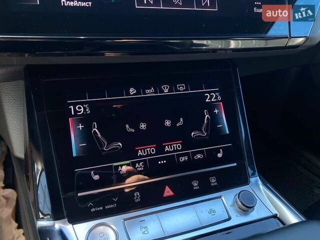 Черный Ауди E-Tron, объемом двигателя 0 л и пробегом 81 тыс. км за 34950 $, фото 20 на Automoto.ua