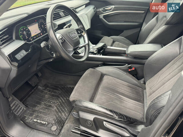 Чорний Ауді E-Tron, об'ємом двигуна 0 л та пробігом 151 тис. км за 27500 $, фото 20 на Automoto.ua