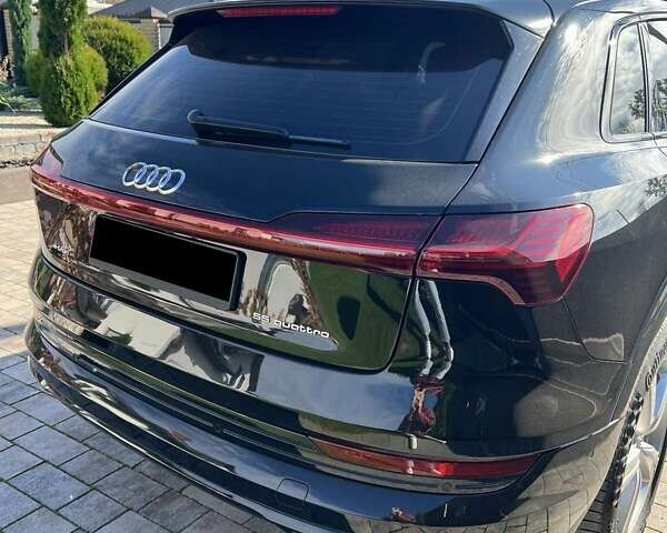 Черный Ауди E-Tron, объемом двигателя 0 л и пробегом 184 тыс. км за 30000 $, фото 7 на Automoto.ua