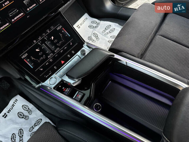 Черный Ауди E-Tron, объемом двигателя 0 л и пробегом 88 тыс. км за 31999 $, фото 67 на Automoto.ua