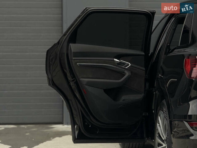 Чорний Ауді E-Tron, об'ємом двигуна 0 л та пробігом 162 тис. км за 28500 $, фото 49 на Automoto.ua