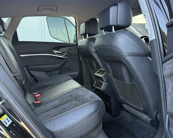 Черный Ауди E-Tron, объемом двигателя 0 л и пробегом 77 тыс. км за 30900 $, фото 47 на Automoto.ua