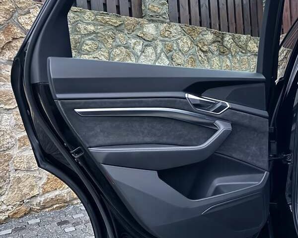 Черный Ауди E-Tron, объемом двигателя 0 л и пробегом 109 тыс. км за 28700 $, фото 52 на Automoto.ua