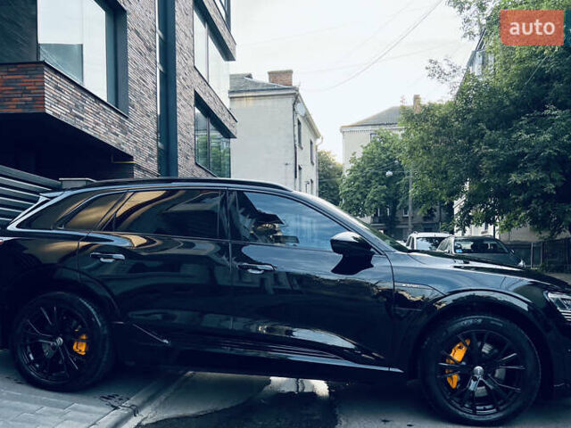 Ауді E-Tron 2019 у Тернополі на Automoto.ua Чорний Ауді E-Tron, об'ємом двигуна 0 л та пробігом 120 тис. км за 37000 $, фото 3 на Automoto.ua