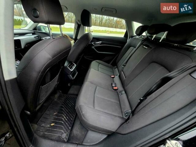 Чорний Ауді E-Tron, об'ємом двигуна 0 л та пробігом 135 тис. км за 22900 $, фото 31 на Automoto.ua