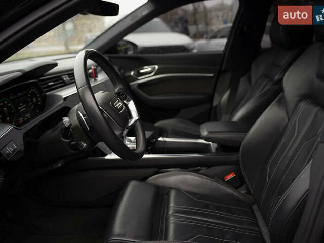 Черный Ауди E-Tron, объемом двигателя 0 л и пробегом 71 тыс. км за 34300 $, фото 7 на Automoto.ua