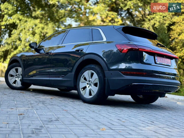 Черный Ауди E-Tron, объемом двигателя 0 л и пробегом 128 тыс. км за 28200 $, фото 42 на Automoto.ua