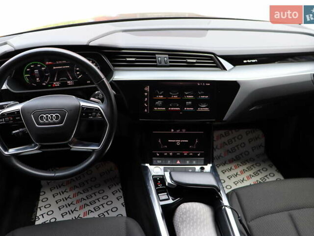 Чорний Ауді E-Tron, об'ємом двигуна 0 л та пробігом 86 тис. км за 29800 $, фото 42 на Automoto.ua