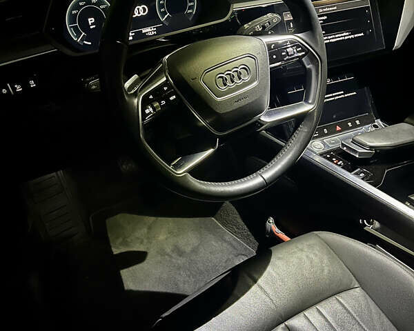 Чорний Ауді E-Tron, об'ємом двигуна 0 л та пробігом 204 тис. км за 21900 $, фото 37 на Automoto.ua