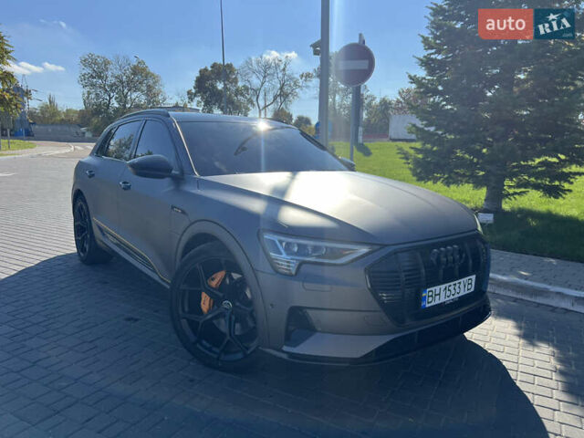 Черный Ауди E-Tron, объемом двигателя 0 л и пробегом 182 тыс. км за 25900 $, фото 6 на Automoto.ua