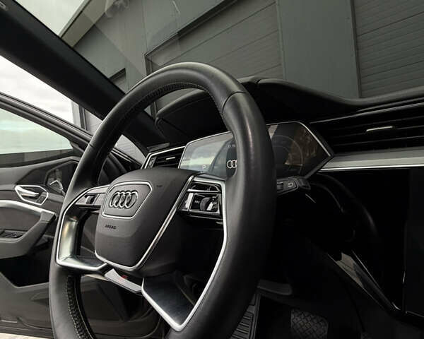 Чорний Ауді E-Tron, об'ємом двигуна 0 л та пробігом 162 тис. км за 28500 $, фото 67 на Automoto.ua