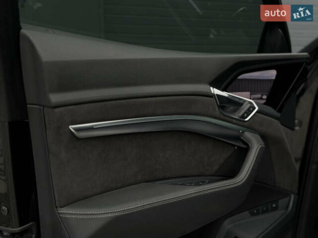 Чорний Ауді E-Tron, об'ємом двигуна 0 л та пробігом 162 тис. км за 28500 $, фото 46 на Automoto.ua