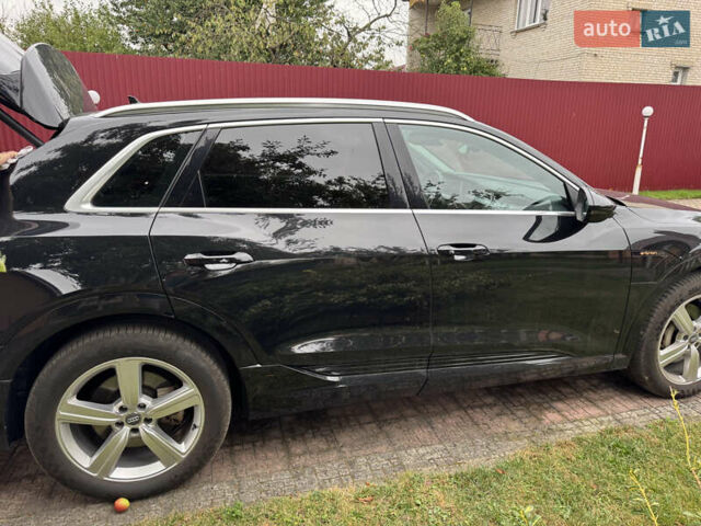 Чорний Ауді E-Tron, об'ємом двигуна 0 л та пробігом 211 тис. км за 20500 $, фото 11 на Automoto.ua