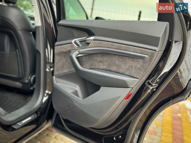 Чорний Ауді E-Tron, об'ємом двигуна 0 л та пробігом 140 тис. км за 26000 $, фото 68 на Automoto.ua