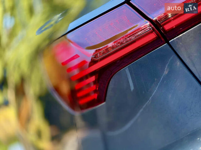 Черный Ауди E-Tron, объемом двигателя 0 л и пробегом 128 тыс. км за 28200 $, фото 58 на Automoto.ua