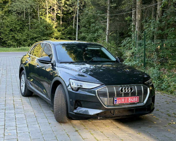 Чорний Ауді E-Tron, об'ємом двигуна 0 л та пробігом 125 тис. км за 28000 $, фото 19 на Automoto.ua