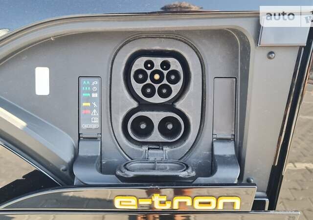 Черный Ауди E-Tron, объемом двигателя 0 л и пробегом 79 тыс. км за 47000 $, фото 43 на Automoto.ua