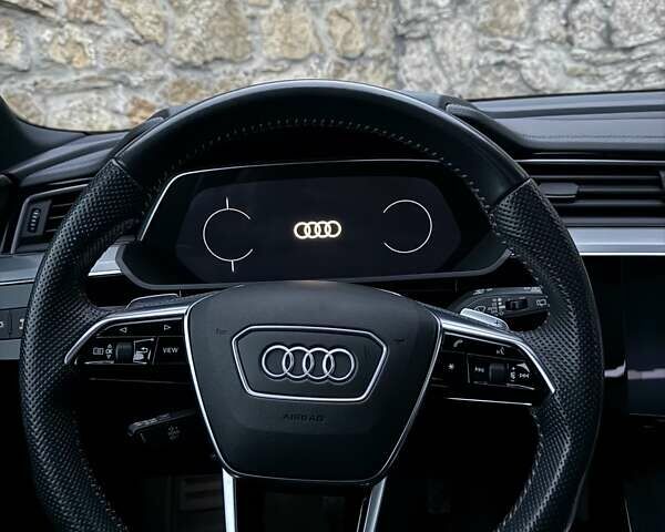 Черный Ауди E-Tron, объемом двигателя 0 л и пробегом 109 тыс. км за 28700 $, фото 28 на Automoto.ua