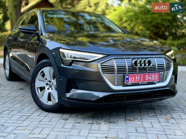 Черный Ауди E-Tron, объемом двигателя 0 л и пробегом 128 тыс. км за 28200 $, фото 7 на Automoto.ua