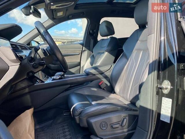 Черный Ауди E-Tron, объемом двигателя 0 л и пробегом 81 тыс. км за 34950 $, фото 22 на Automoto.ua