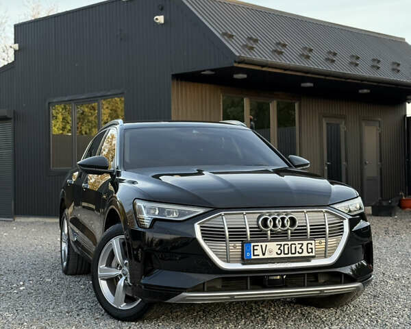 Черный Ауди E-Tron, объемом двигателя 0 л и пробегом 76 тыс. км за 30450 $, фото 3 на Automoto.ua
