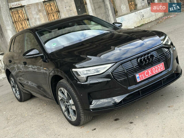 Черный Ауди E-Tron, объемом двигателя 0 л и пробегом 120 тыс. км за 28999 $, фото 2 на Automoto.ua