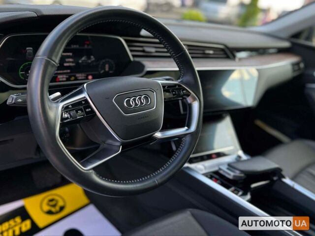 Черный Ауди E-Tron, объемом двигателя 95 л и пробегом 64 тыс. км за 35900 $, фото 26 на Automoto.ua